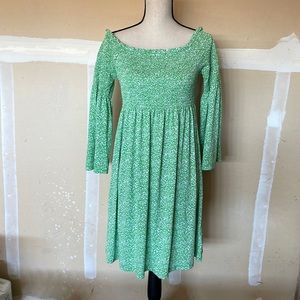 Michael Kors clover/white dress size medium.